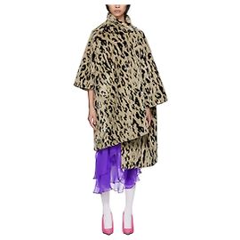 Cappotto da opera pulled di Balenciaga in pelliccia sintetica leopardata Beige Stampa leopardo