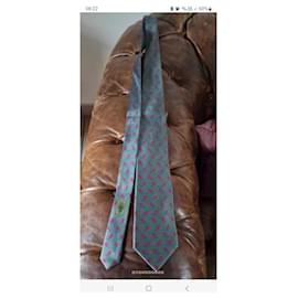 Gucci-Gucci silk tie very good condition barely worn-Blue