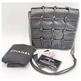Chanel-Sac à bandoulière avec nœud en cuir d'agneau matelassé à rabat Chanel Cruise Mini-Noir