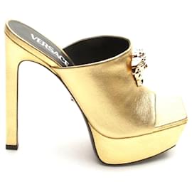 Versace-Sandálias-Dourado