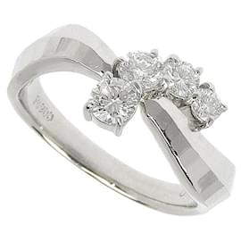 & Other Stories-Platinum Diamond Ring in Excellent Condition-Silvery