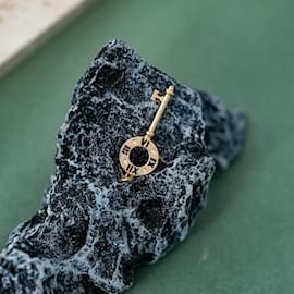 Tiffany & Co-18Ciondolo chiave traforato K Atlas-D'oro