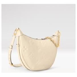 Louis Vuitton-LV Loop Hobo Empreinte crema-Beige