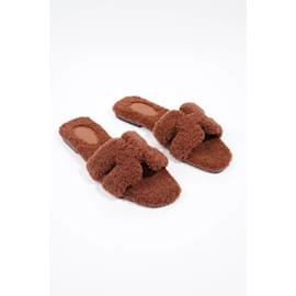 Hermès-Hermes Oran Boa Sandal Brown Shearling EU 38 Uk 5-Brown