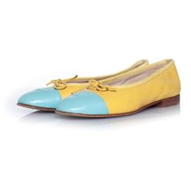 Chanel-Chanel, yellow leather ballerina flats-Yellow