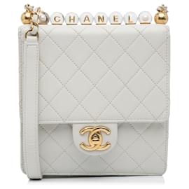 Chanel-Borsa a tracolla Chanel con perle bianche Mini Chic-Bianco