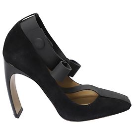 Nicholas Kirkwood Bow T-strap Snap Pumps in Black Suede Black