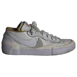 Nike-Nike x Sacai Blazer Low Sneakers in White Patent Leather-White
