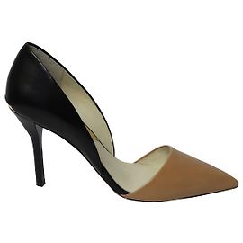 Michael Kors Julieta Two Tone D'Orsay em couro marrom e preto Marrom