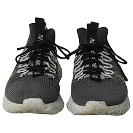 Nike-Nike Space-Hippie 01 Weizenweiß in grauem Nylonnetz-Grau