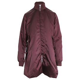 Cazadora bomber larga Aude de Acne Studios en nailon color burdeos Roja Burdeos