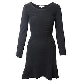 Sandro Paris Vestido de punto acampanado de algodón negro Negro