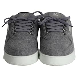 Louis Vuitton-Louis Vuitton Low Top Sneakers in Grey Wool-Grey