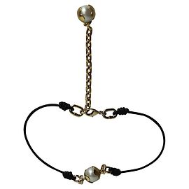 Collana girocollo Louis Vuitton con perle annodate in metallo color oro e pelle nera D'oro