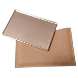 Custodia porta carte e specchietto Gucci in pelle beige Beige