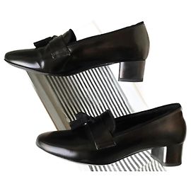 Vicini Tapee Black Leather Flats Black