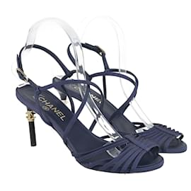 Chanel-Sandália com tira no tornozelo com salto CC azul marinho-Azul