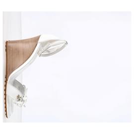 Tod's-Tod's Bow Detail Wedge Sandals in White Leather-White