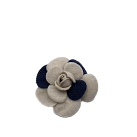 Chanel-CHANEL  Pins & brooches T.  cloth-Beige