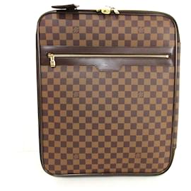 Louis Vuitton-Louis Vuitton Pegase-Beige