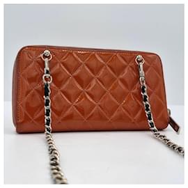 Chanel-Chanel wallet, TIMELESS QUILTED PATENT LEATHER. Coral color.-Coral