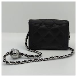 Chanel-Portafoglio Chanel su catena, Intramontabile pelle di agnello nera, crossbody, VINTAGE ▾-Nero