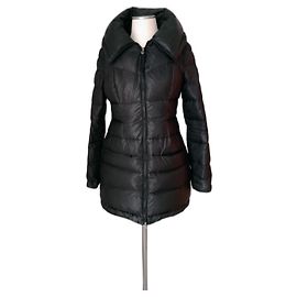 Guess Cappotti, Cappotti Nero