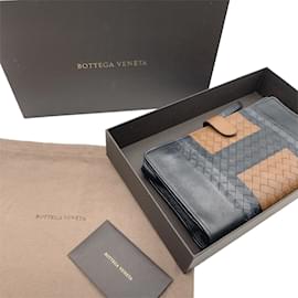 Bottega Veneta-Pochette multifonctionnelle en cuir Intrecciato noir-Noir