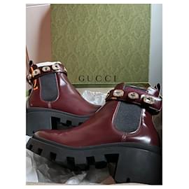 Gucci-Stiefeletten-Pflaume