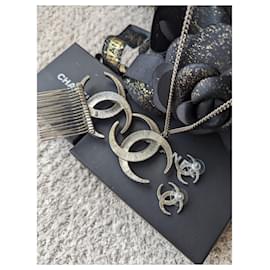 Chanel-CC B15C Dubai Crescent Moon Logo SHW RARE set necklace earrings-Silvery