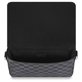 Louis Vuitton-LV Studio Messenger new-Black