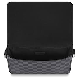 Louis Vuitton-LV Studio Messenger novo-Preto