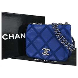 Chanel-CHANEL Mini matelassê-Azul