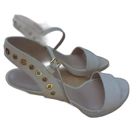 Escarpins Stuart Weitzman en cuir crème Crème