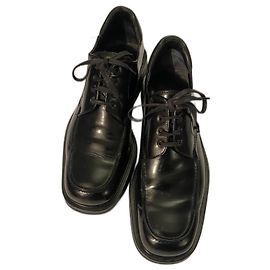 Derby da uomo con tripla suola Gucci Nero