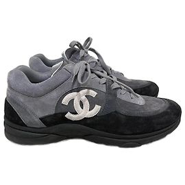 Baskets CHANEL T.UE 45 suédée Gris
