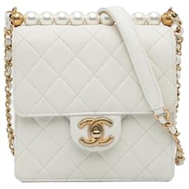 Chanel-Chanel Bolsa Branca Pequena Chic Pérolas com Aba-Branco