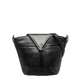 Givenchy-Givenchy Leather Crossbody Bag Leather Crossbody Bag in Good condition-Black