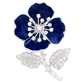 Clipe de Boucheron, "Eglantine", em ouro branco, Platina, esmalte e diamantes. Outro