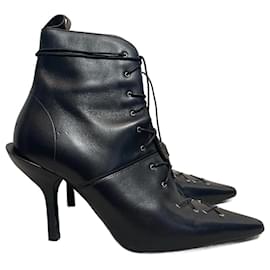 Louis Vuitton-LOUIS VUITTON  Ankle boots T.eu 39 leather-Black