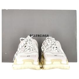 Balenciaga-Balenciaga Triple S Sneakers in White Polyurethane-White