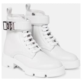 Givenchy-GIVENCHY LACED-UP TERRA BOOTS IN WHITE LEATHER.-White