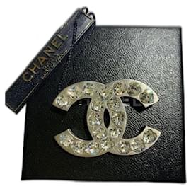Chanel-Broche de prata CC com zircões prateados-Prata