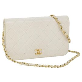 CHANEL Bolsa de Ombro com Corrente Matelassê Pele de Cordeiro Branco CC Auth 57353 Branco