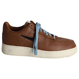 Nike-Nike Air Force 1 '07 Low Top Sneakers in Brown Leather-Brown