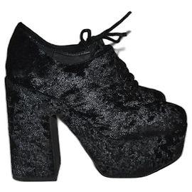 Jeffrey Campbell Adanna Pumps aus Samt Schwarz Schwarz