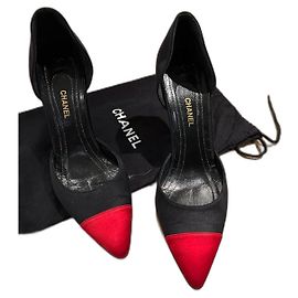 Chanel Bombas de fósforos Preto Vermelho Dourado