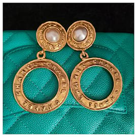 Chanel-Boucles d'Oreilles Lustre Plaquées Or avec Perles de Verre Coulées-Bijouterie dorée