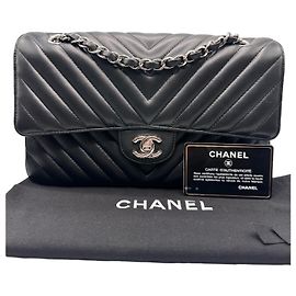 Bolsa Chanel Chevron de couro preta Preto