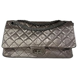 Chanel 2.55 Maxi em pele de cordeiro acolchoada bronze Bronze
